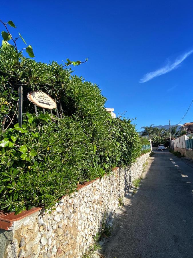 Hikkara Home Airport, Sea And Beach Carini Exterior foto