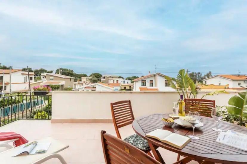 Hikkara Home Airport, Sea And Beach Carini Exterior foto